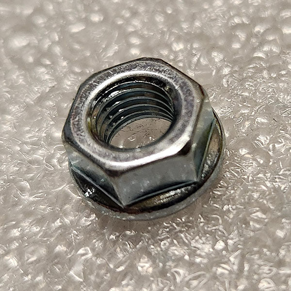 M8 grooved assembly nuts for split rims